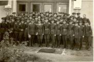 1956.11.01 НВВУ Г.Бенковски випуск 1959 пред учебния корпус